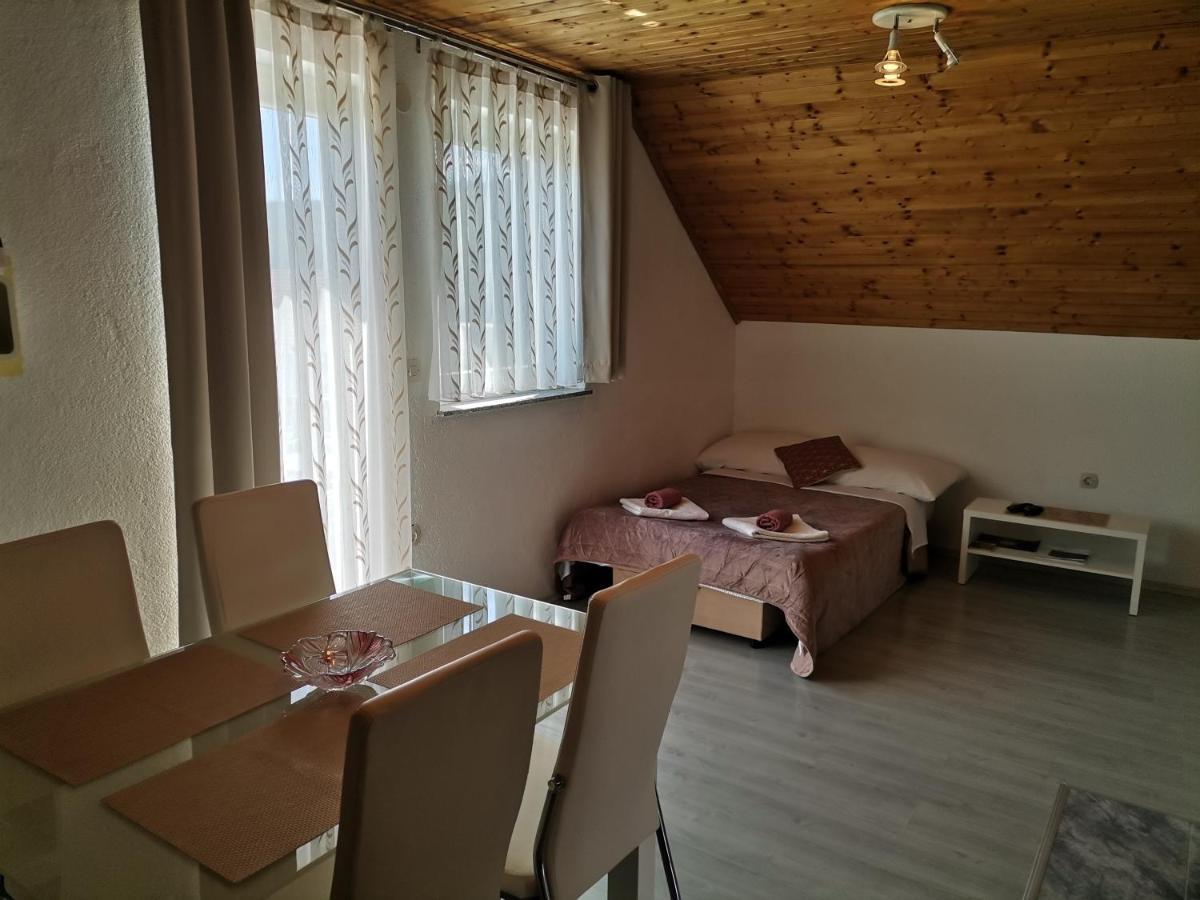 Apartment Dolores Smoljanac Eksteriør bilde